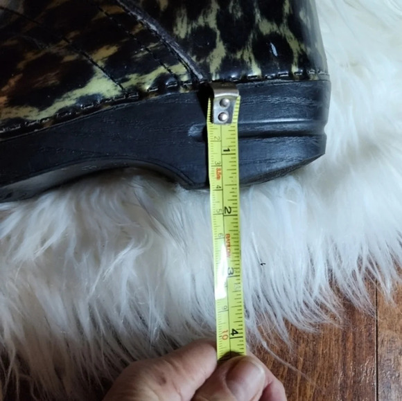 Dansko Green Patent  Leopard Clogs 40/10 - Picture 14 of 14